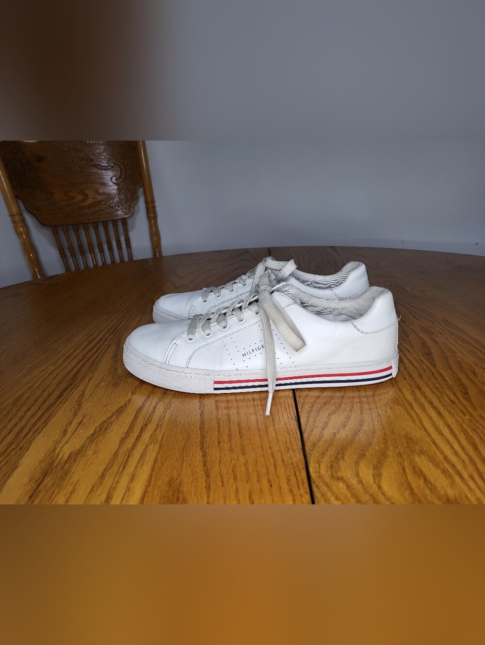 ✨️Tommy Hilfiger Sneakers 8.5